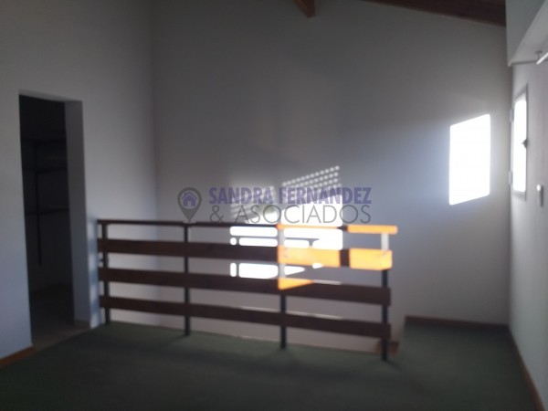 Neuquen. Alquiler Departamento en duplex 2 dormitorios San Martin 1600