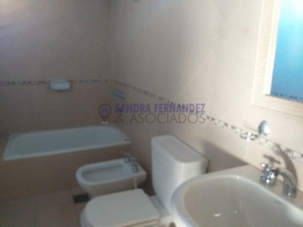 Neuquen. Alquiler Departamento en duplex 2 dormitorios San Martin 1600