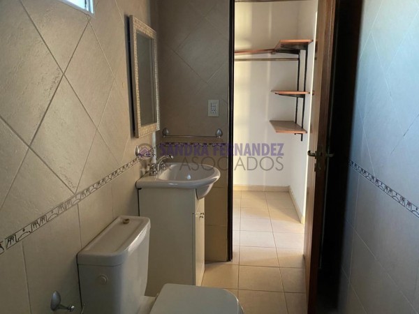 Neuquen. Alquiler Departamento en duplex 2 dormitorios San Martin 1600