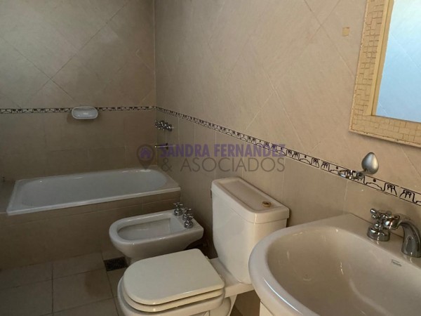 Neuquen. Alquiler Departamento en duplex 2 dormitorios San Martin 1600