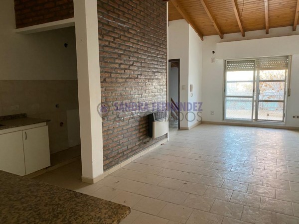 Neuquen. Alquiler Departamento en duplex 2 dormitorios San Martin 1600