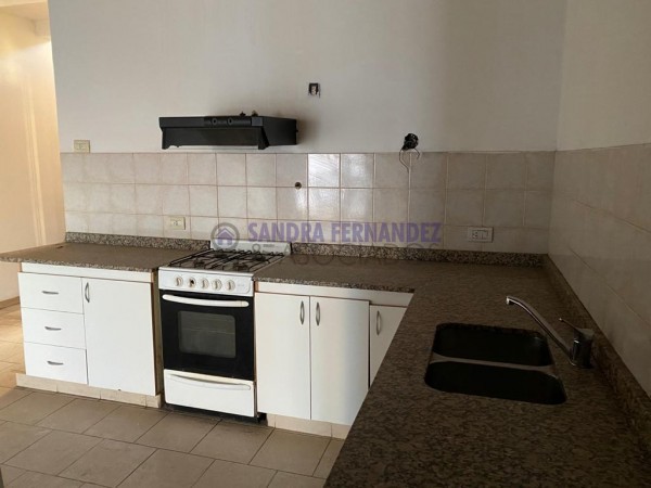 Neuquen. Alquiler Departamento en duplex 2 dormitorios San Martin 1600