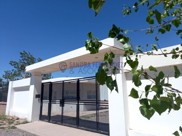 Neuquen. Centenario. Parque Industrial Oeste. Predio con Oficinas y Galpon