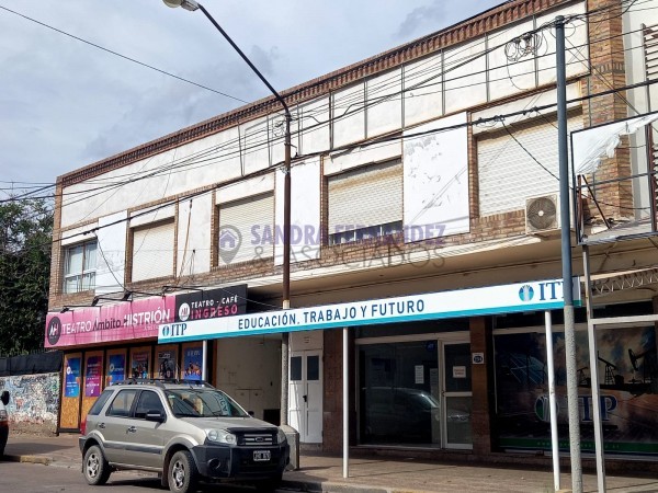 Neuquen. Alquiler. Local comercial. Oficina en dos plantas. Bajo Zona Comercial cercano Galería paseo del Sol