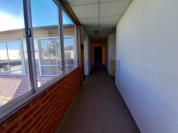 Neuquen. Alquiler. Local comercial. Oficina en dos plantas. Bajo Zona Comercial cercano Galería paseo del Sol