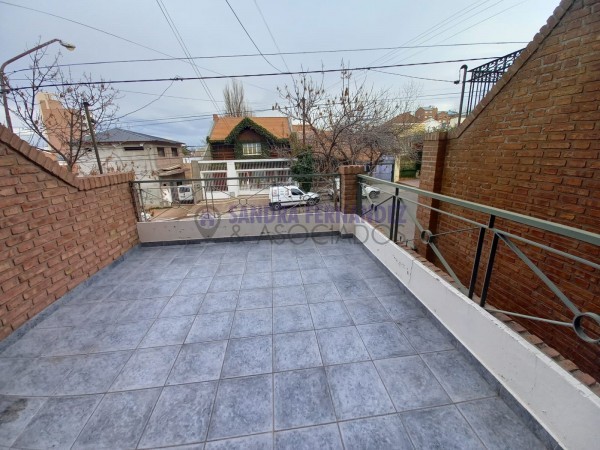 Neuquen. Alquiler Triplex. Barrio Maria Auxiliadora. 