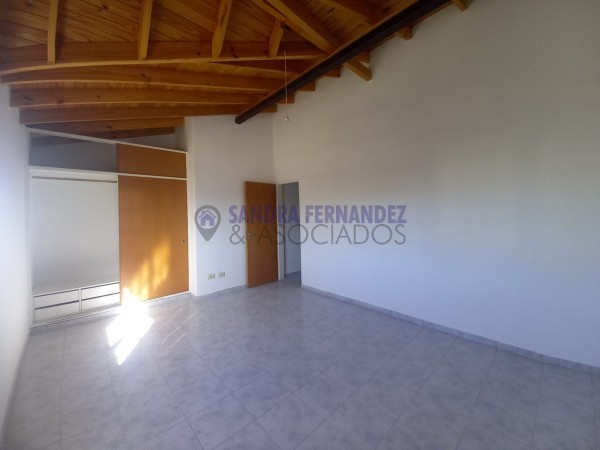 Neuquen. Alquiler. Duplex 3 dormitorios Barrio Rincón de Emilio 