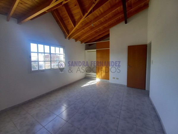 Neuquen. Alquiler. Duplex 3 dormitorios Barrio Rincón de Emilio 