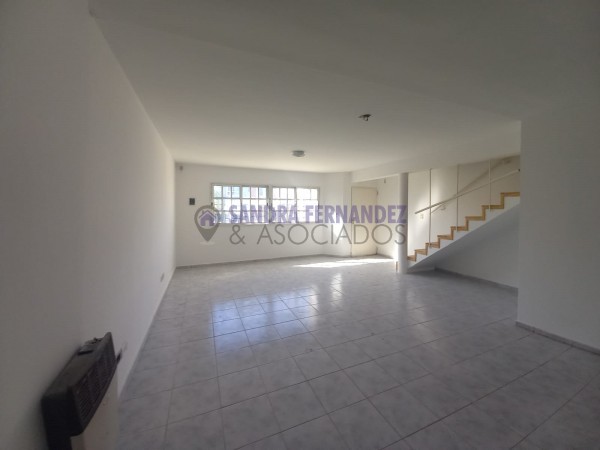 Neuquen. Alquiler. Duplex 3 dormitorios Barrio Rincón de Emilio 