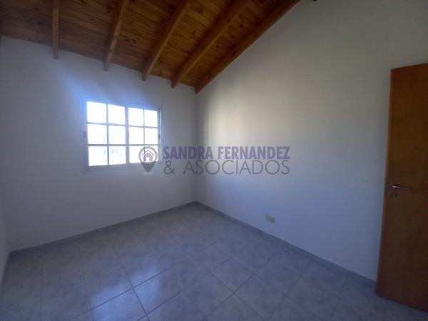 Neuquen. Alquiler. Duplex 3 dormitorios Barrio Rincón de Emilio 