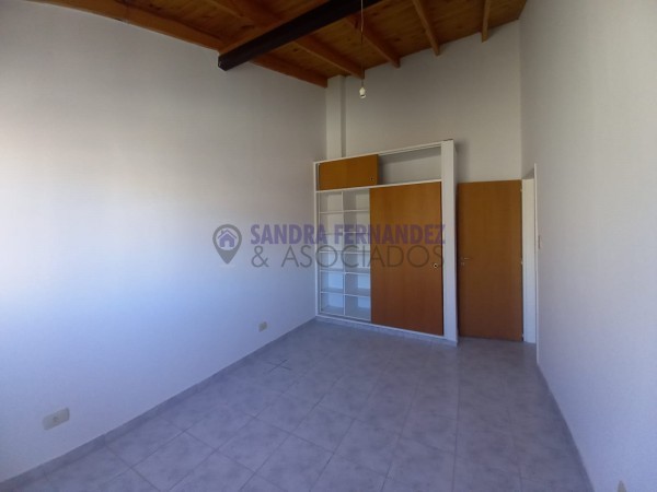 Neuquen. Alquiler. Duplex 3 dormitorios Barrio Rincón de Emilio 