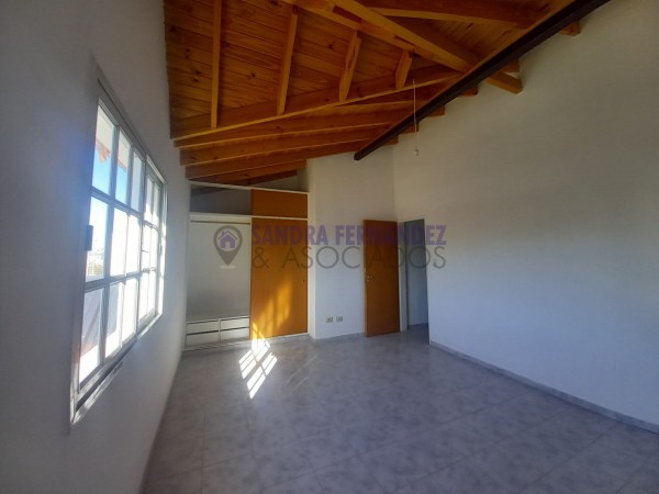 Neuquen. Alquiler. Duplex 3 dormitorios Barrio Rincón de Emilio 