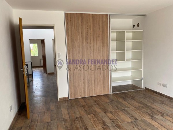 Rio Negro Cipolletti Duplex 3 dormitorios (suite) en La Falda