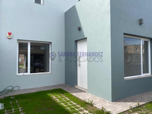 Rio Negro Cipolletti Duplex 3 dormitorios (suite) en La Falda