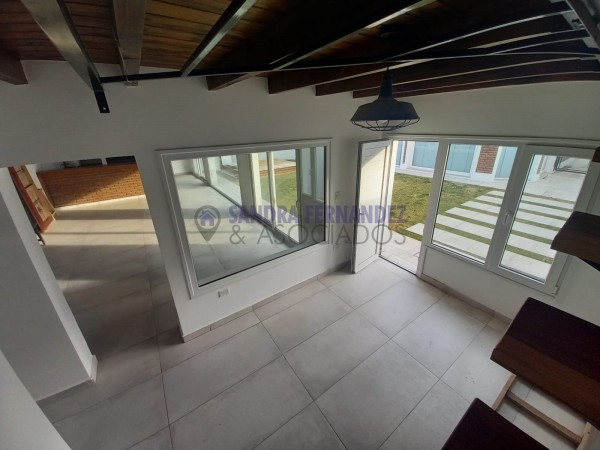 Neuquen. Alquiler (VENTA-PERMUTA) Casa Nivel Gerencial Barrio Santa Genoveva