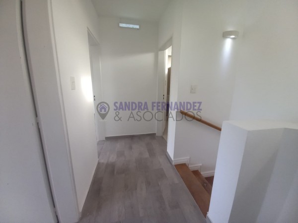 Neuquen. Alquiler (VENTA-PERMUTA) Casa Nivel Gerencial Barrio Santa Genoveva