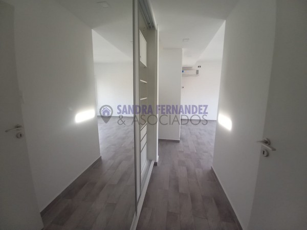 Neuquen. Alquiler (VENTA-PERMUTA) Casa Nivel Gerencial Barrio Santa Genoveva