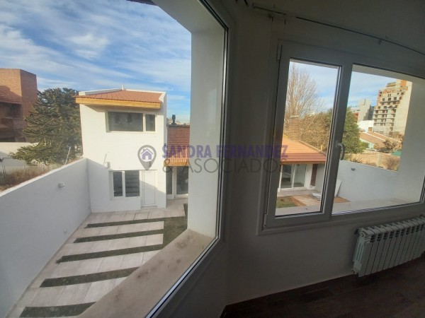 Neuquen. Alquiler (VENTA-PERMUTA) Casa Nivel Gerencial Barrio Santa Genoveva