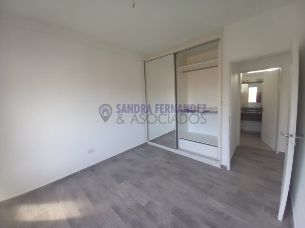 Neuquen. Alquiler (VENTA-PERMUTA) Casa Nivel Gerencial Barrio Santa Genoveva