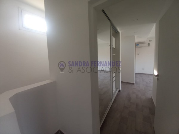 Neuquen. Alquiler (VENTA-PERMUTA) Casa Nivel Gerencial Barrio Santa Genoveva