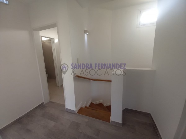 Neuquen. Alquiler (VENTA-PERMUTA) Casa Nivel Gerencial Barrio Santa Genoveva