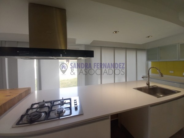 Neuquen. Alquiler (VENTA-PERMUTA) Casa Nivel Gerencial Barrio Santa Genoveva