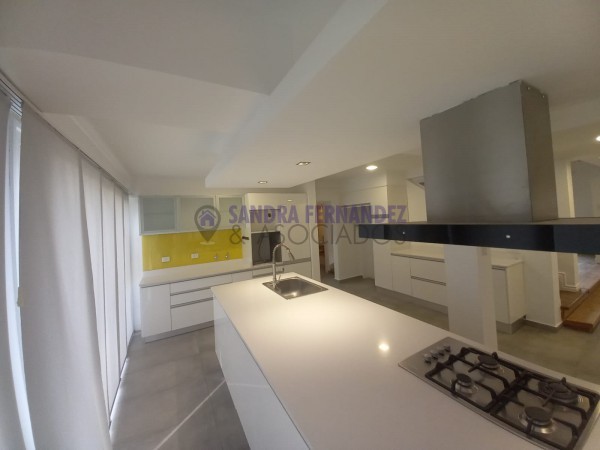 Neuquen. Alquiler (VENTA-PERMUTA) Casa Nivel Gerencial Barrio Santa Genoveva