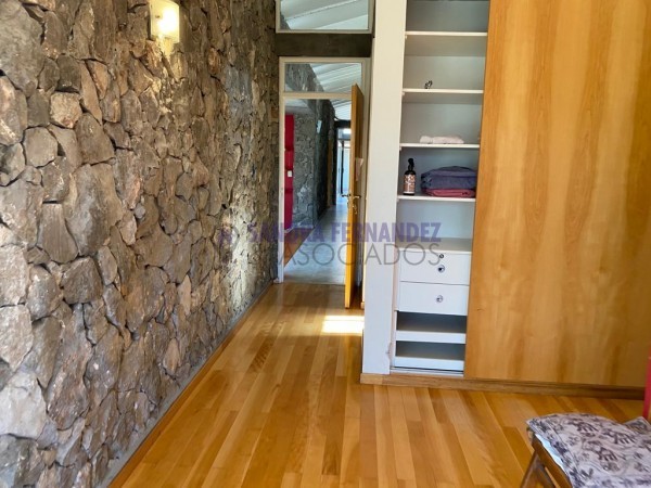 Neuquen. Plottier. Alquiler Casa en entorno natural. Vista al rio Limay. Pileta