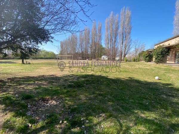 Neuquen. Plottier. Alquiler Casa en entorno natural. Vista al rio Limay. Pileta