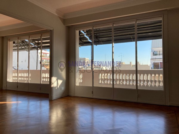 Alquiler Venta. Buenos Aires. CABA: Departamento SEMIPISO REMODELADO 4 dormitorios