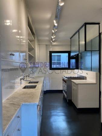 Alquiler Venta. Buenos Aires. CABA: Departamento SEMIPISO REMODELADO 4 dormitorios