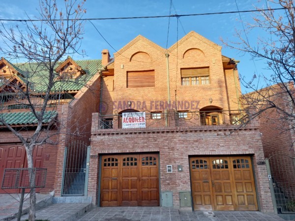 Neuquen. Alquiler Triplex. Barrio Maria Auxiliadora. 