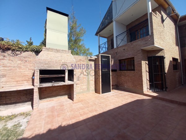 Neuquen. Alquiler Triplex. Barrio Maria Auxiliadora. 