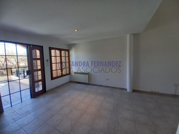 Neuquen. Alquiler Triplex. Barrio Maria Auxiliadora. 