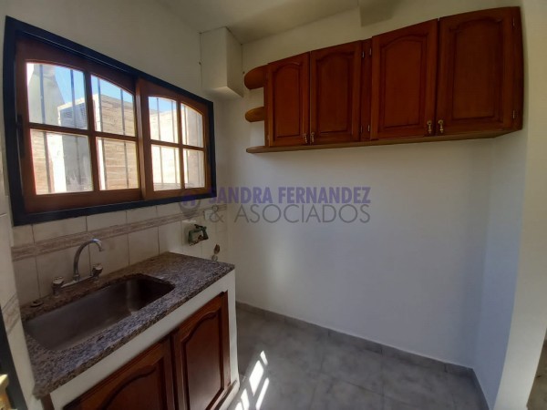 Neuquen. Alquiler Triplex. Barrio Maria Auxiliadora. 