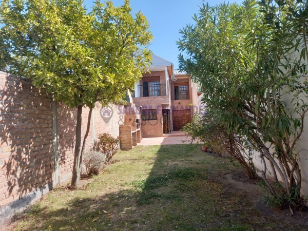 Neuquen. Alquiler Triplex. Barrio Maria Auxiliadora. 