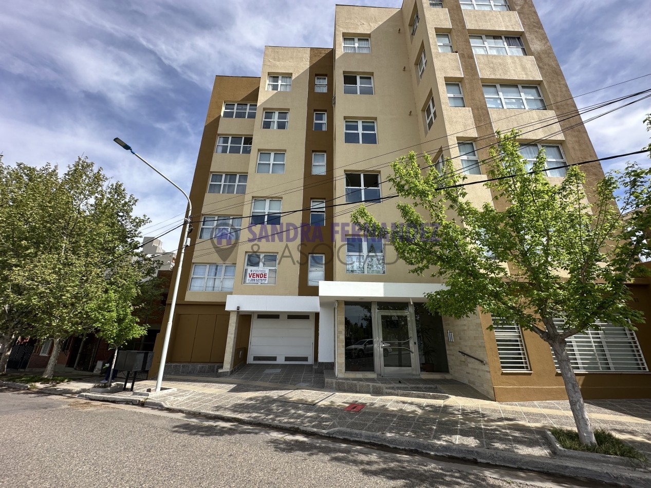 Neuquen Venta Santa Genoveva Departamento 2 dormitorios. Cochera Baulera 