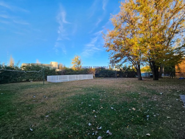 Neuquen Plottier Alquiler.  Casa Barrio Cerrado  Fincas de Plottier 4 dormitorios 