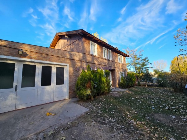 Neuquen Plottier Alquiler.  Casa Barrio Cerrado  Fincas de Plottier 4 dormitorios 