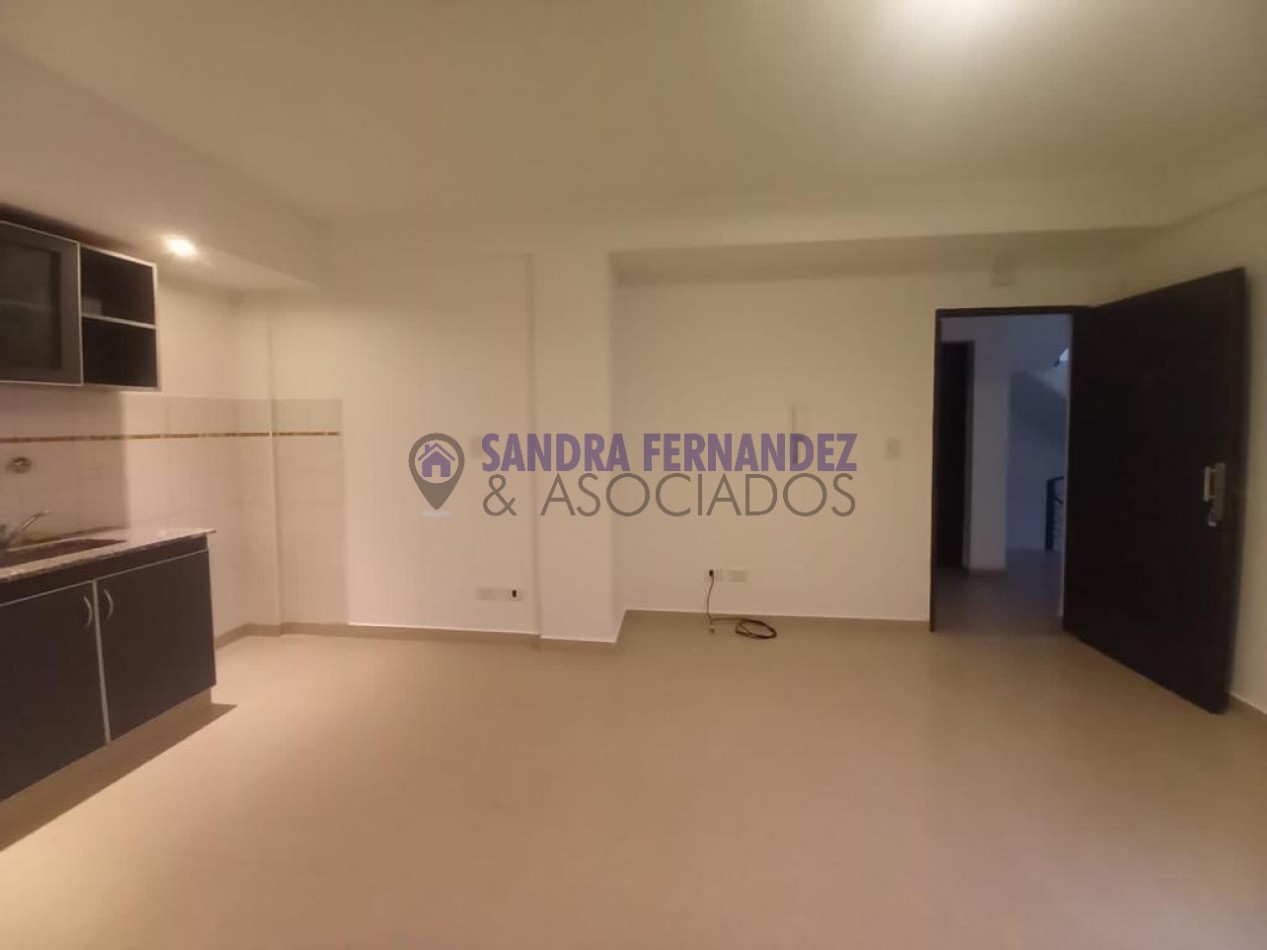 Rio Negro, Cipolletti, Monoambiente amplio. Barrio Arevalo