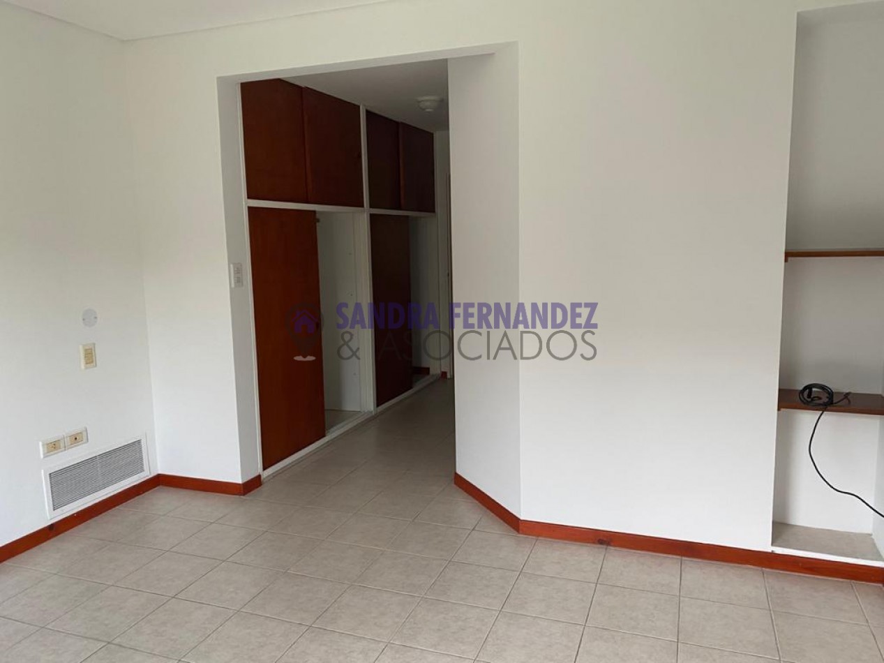 Neuquen. Alquiler Casa 2 dormitorios (suite) en una sola planta. Barrio Rincon Club de Campo