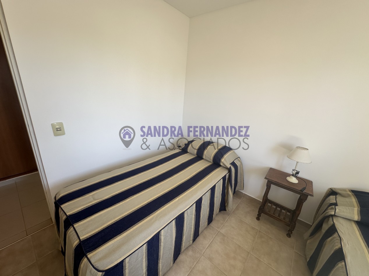 Neuquen. Alquiler. Departamento 2 dormitorios amoblado. Cochera. Barrio Santa Genoveva