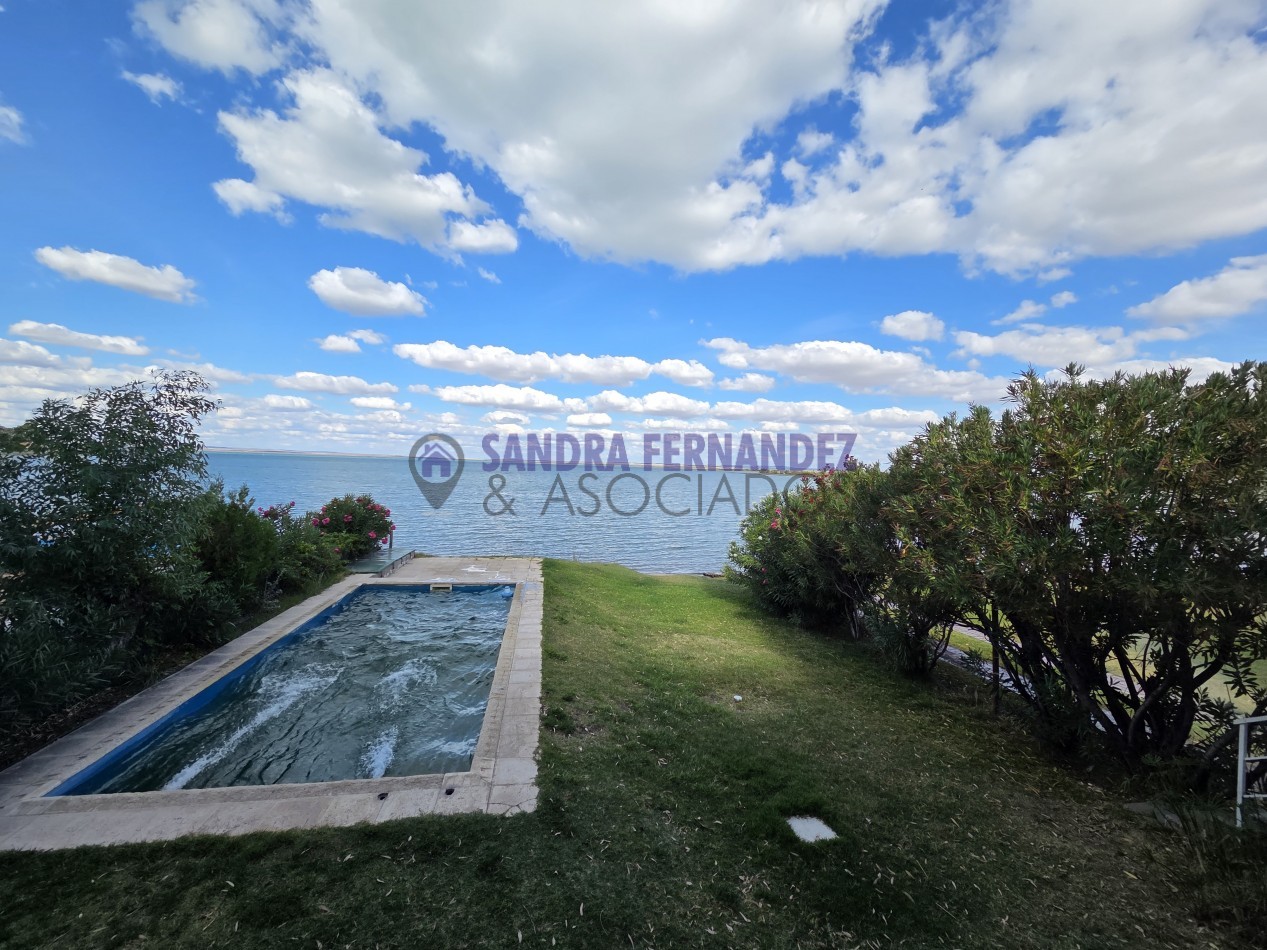 Rio Negro Cinco Saltos Lago Pellegrini Casa 2 dormitorios amoblada con vista al Lago