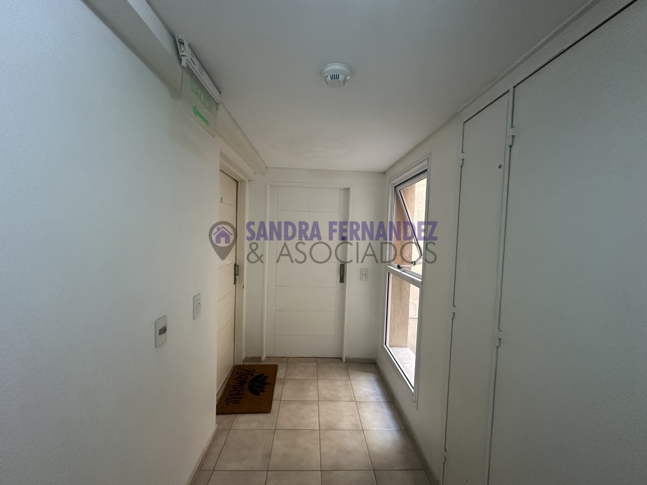 Neuquen. Alquiler. Departamento 2 dormitorios amoblado. Cochera. Barrio Santa Genoveva