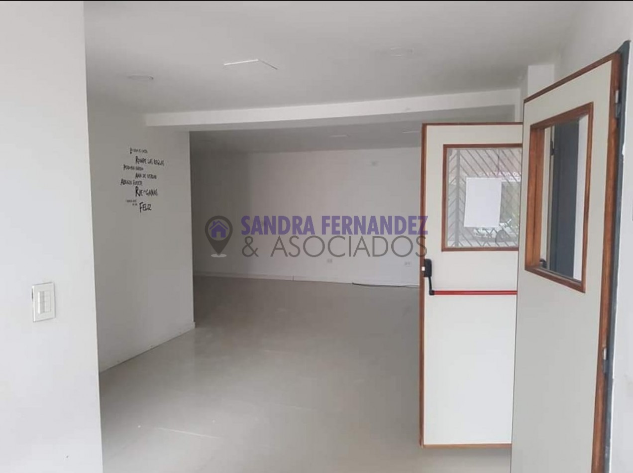 Neuquen. Local comercial- Oficina. 300 m2Apto Gastronomia en el centro del Bajo de la ciudad de Neuquen