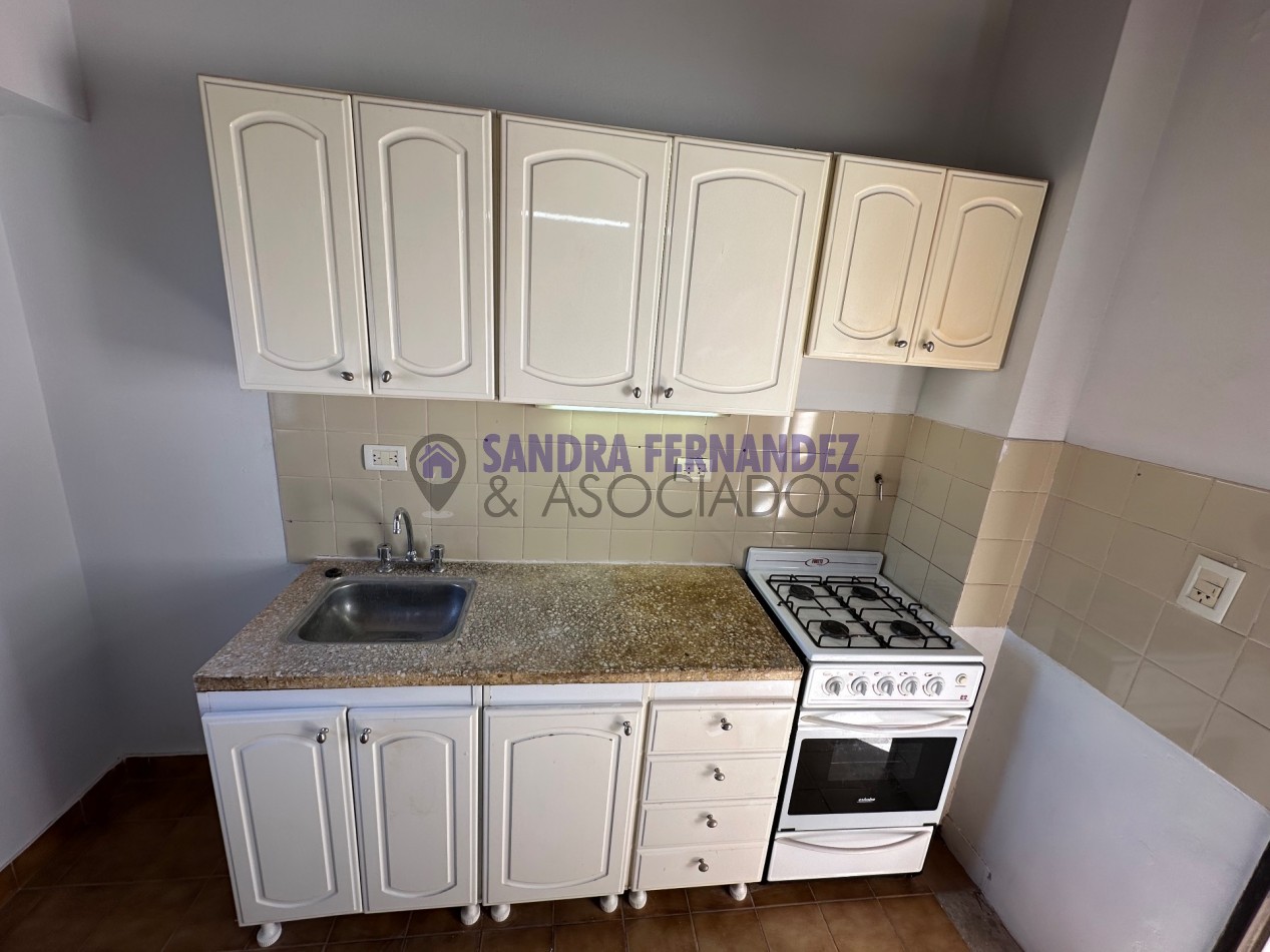 Neuquen Alquiler Departamento en Complejo en 1° piso sin cochera