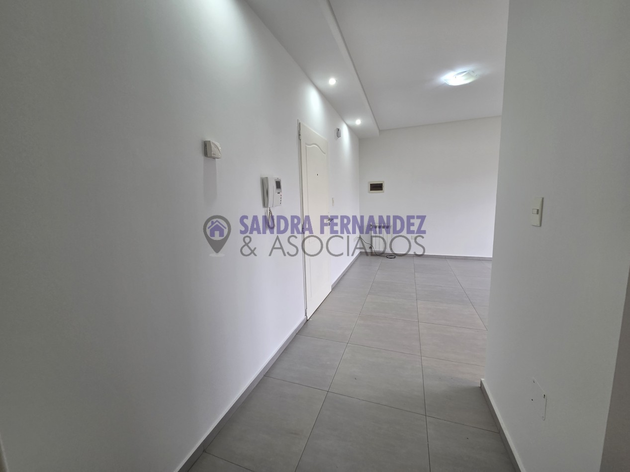 Rio Negro Cipolletti Alquiler Departamento 1 dormitorio  con cohcera