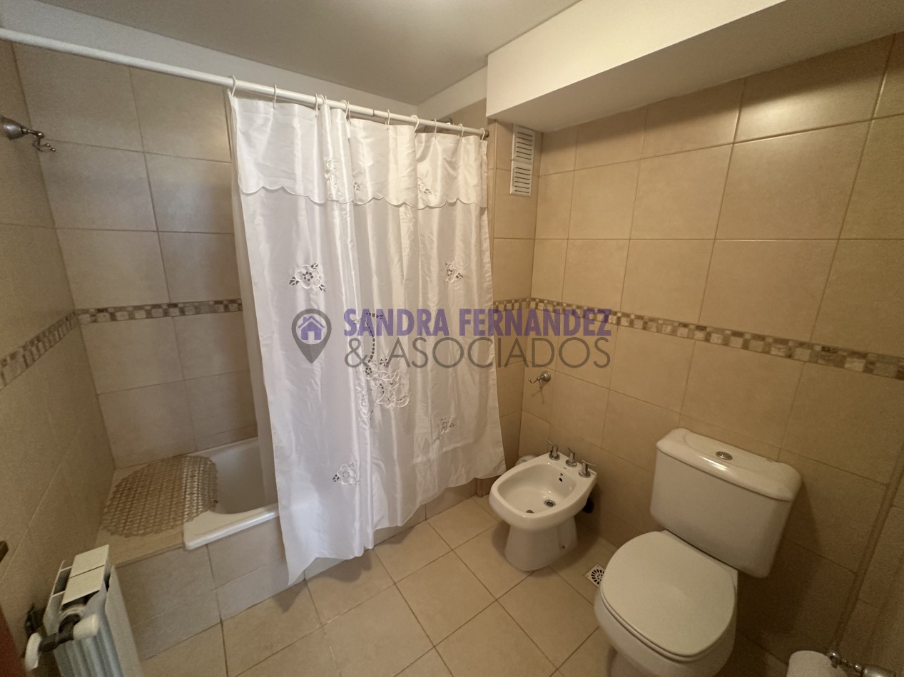 Neuquen. Alquiler. Departamento 2 dormitorios amoblado. Cochera. Barrio Santa Genoveva