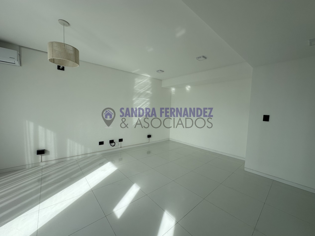 Neuquen Alquiler Departamento 1 dormitorio con terraza. Cochera Centro ciudad de Neuquen