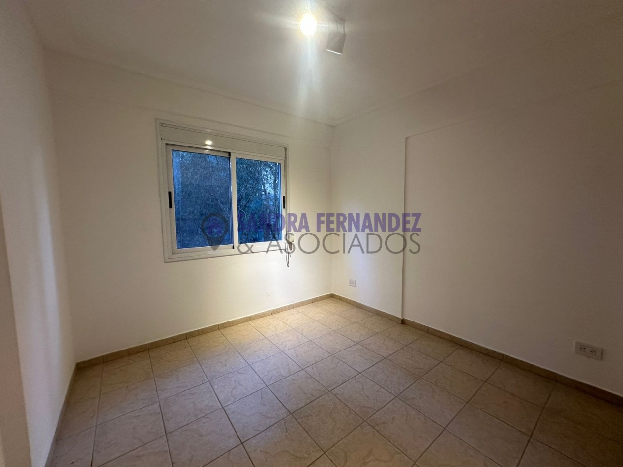 Neuquen Alquiler Oficina Zona Bancaria Policlinico Neuquen. Correo Argentino con cochera